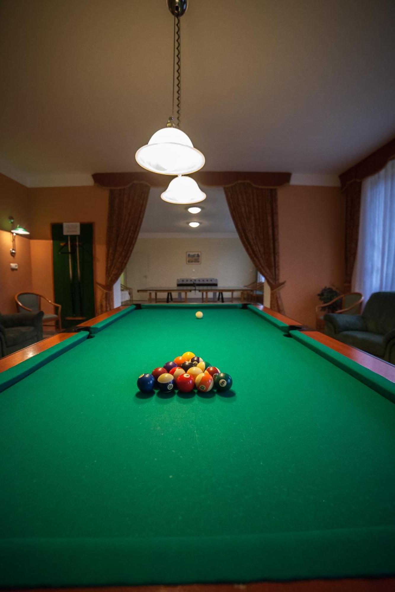 קסזטלי Hotel Ovit מראה חיצוני תמונה