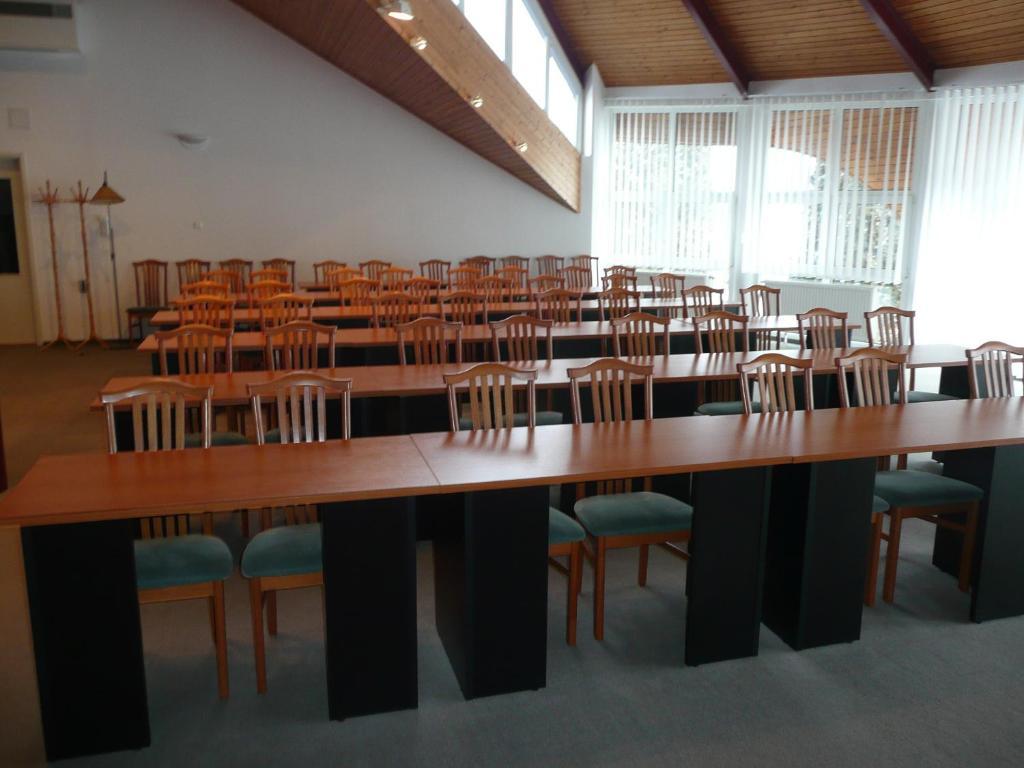 קסזטלי Hotel Ovit מראה חיצוני תמונה