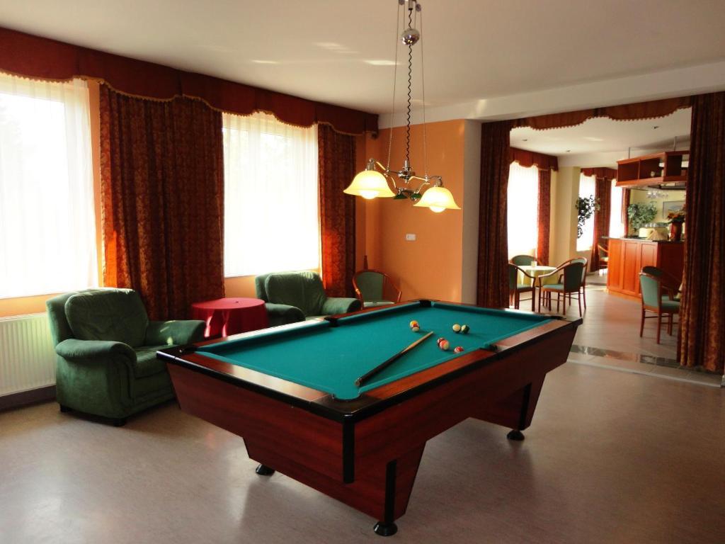 קסזטלי Hotel Ovit מראה חיצוני תמונה